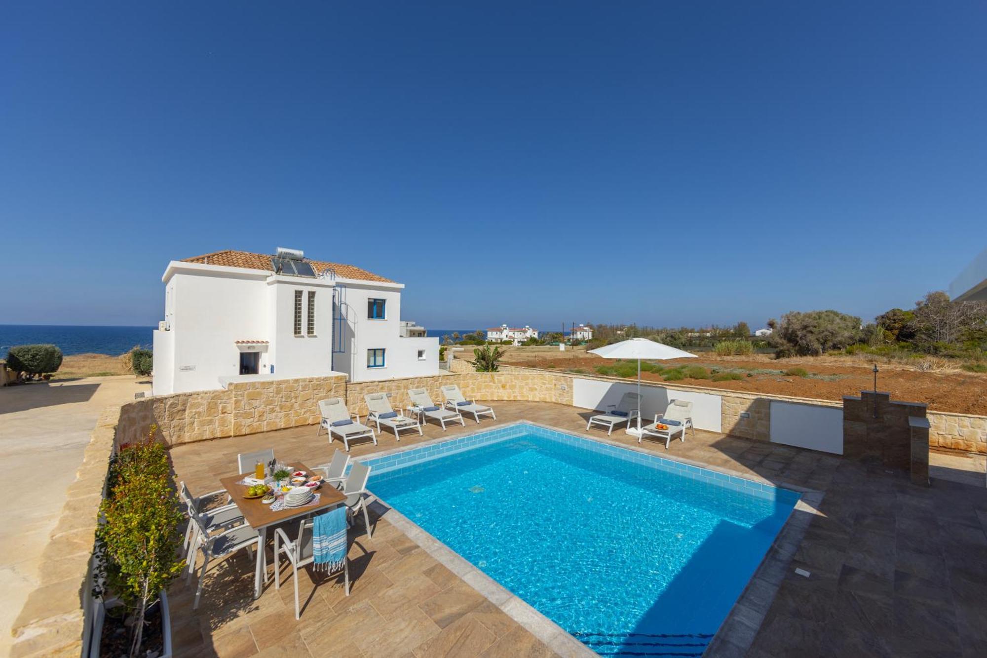 Diana Seaside Villas Pomos Pokoj fotografie